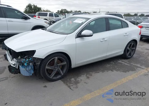 2015 Volvo S60 T6 R-Design Platinum из США, поврежденный, VIN YV1902TH2F1307333